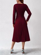 Vestido Midi Manga Longa Acinturado Com Saia Plissada