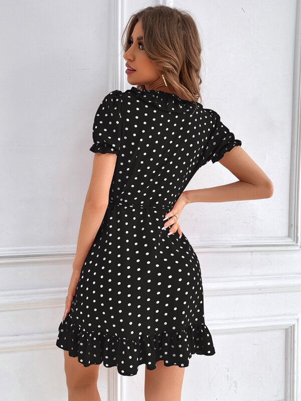 Vestido Curto Transpassado Com Babados E Estampa Poá