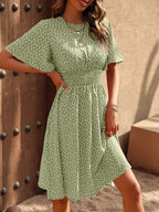 Vestido Midi Com Lastex E Estampa Floral Minimalista Casual