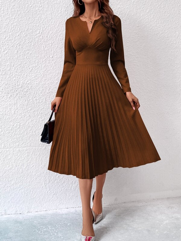 Vestido Midi Manga Longa Acinturado Com Saia Plissada