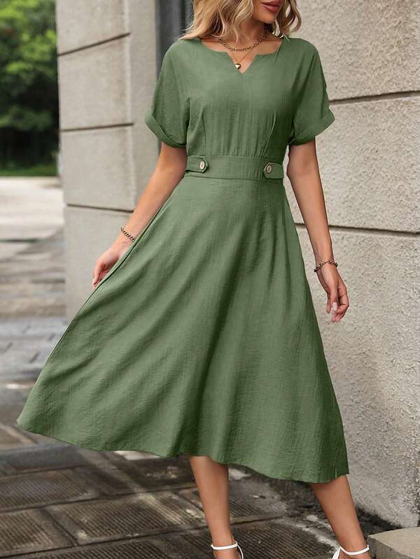 Vestido Midi Evasê Acinturado Com Botões Estilo Casual