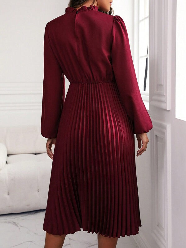 Vestido Midi Plissado Com Manga Longa E Cintura Marcada
