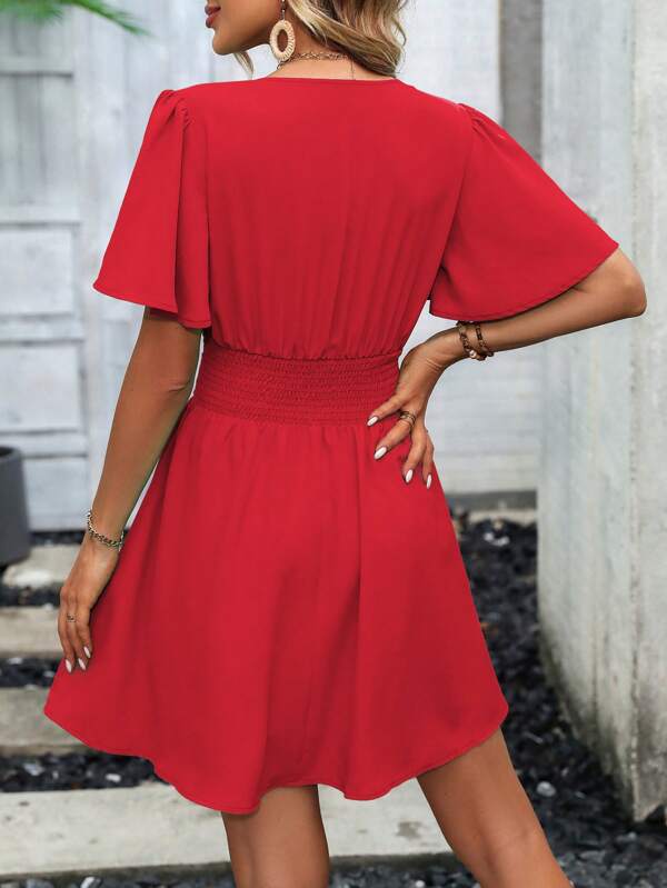 Vestido Curto Transpassado Acinturado Com Mangas Fluidas