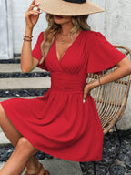 Vestido Curto Transpassado Acinturado Com Mangas Fluidas