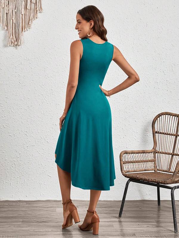 Vestido Midi Sem Manga Com Franzido E Barra Assimétrica