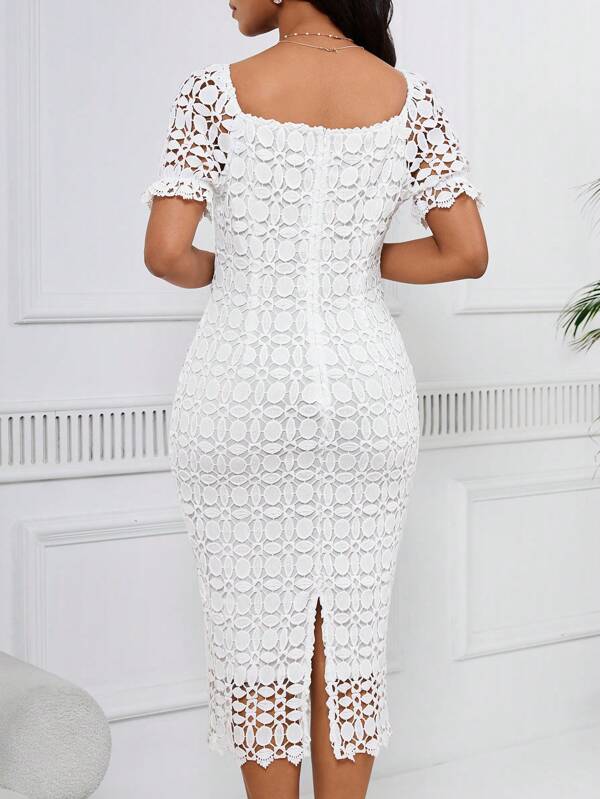 Vestido Midi Rendado Com Manga Curta Evasê