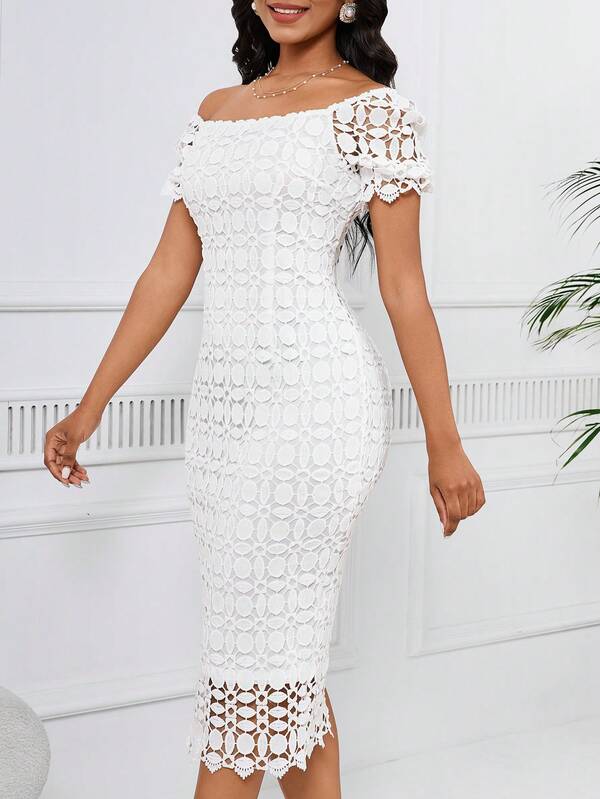 Vestido Midi Rendado Com Manga Curta Evasê