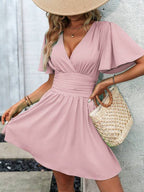 Vestido Curto Transpassado Acinturado Com Mangas Fluidas