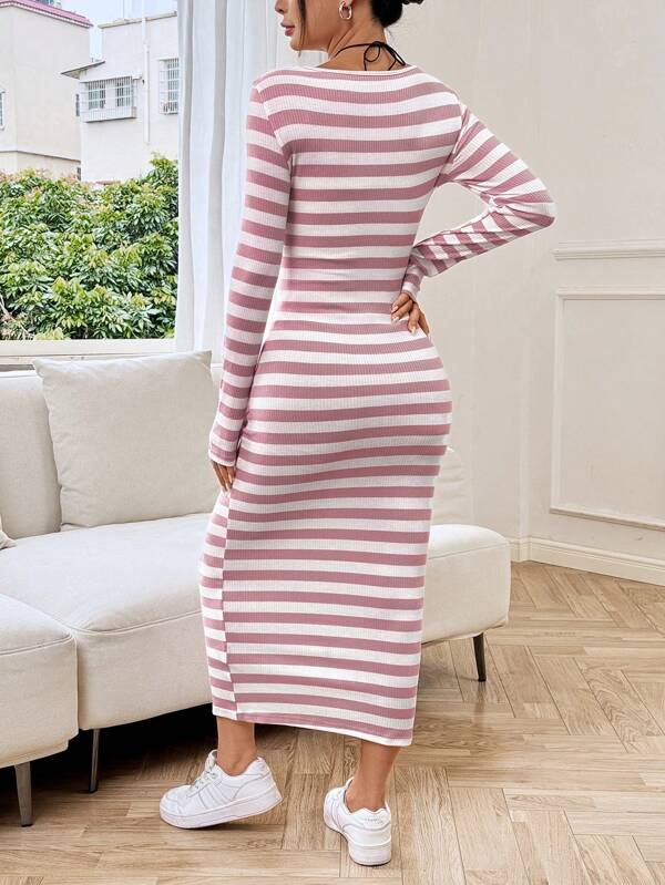 Vestido Longo Manga Longa Ajustado Estampa Listrada