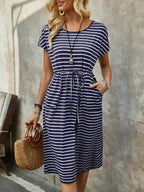 Vestido Midi Listrado Com Amarração E Bolsos Estilo Casual