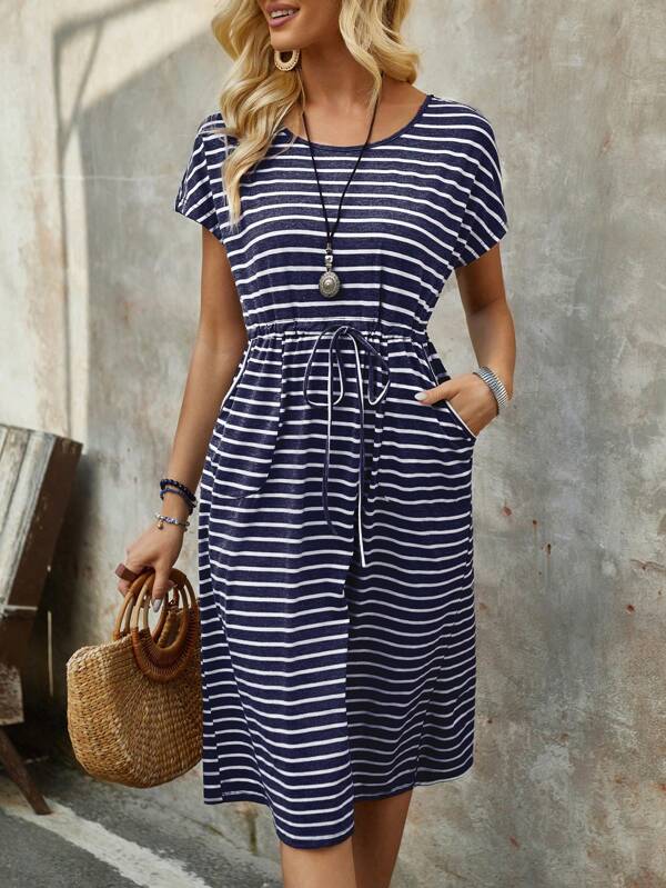 Vestido Midi Listrado Com Amarração E Bolsos Estilo Casual