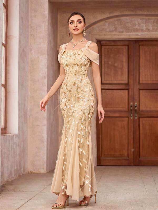 Vestido Longo Ombro Vazado Com Renda E Tule