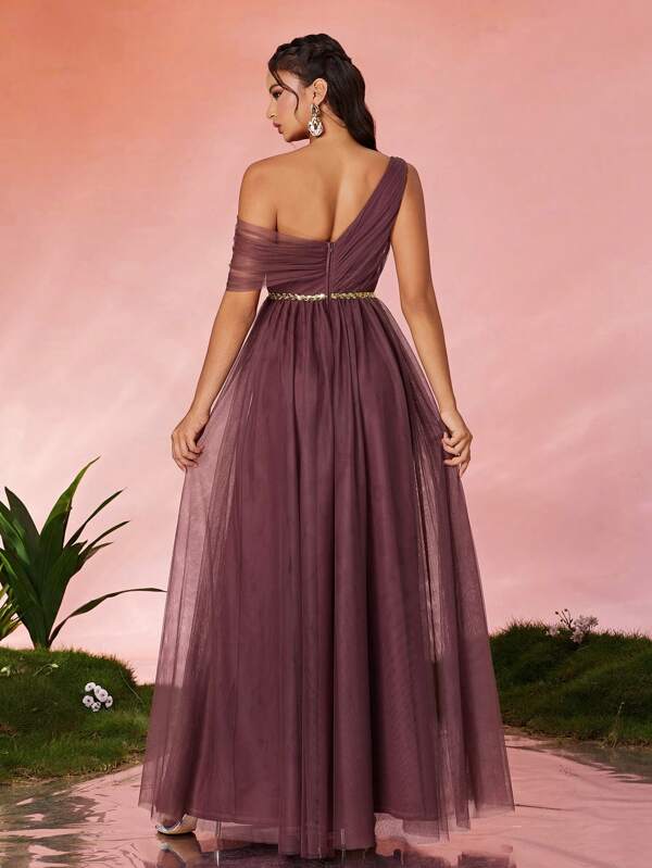 Vestido Longo Ombro Único Em Tule Com Cintura Marcada