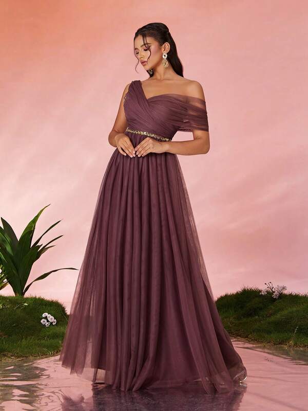 Vestido Longo Ombro Único Em Tule Com Cintura Marcada