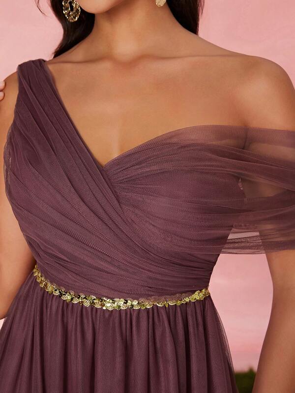 Vestido Longo Ombro Único Em Tule Com Cintura Marcada