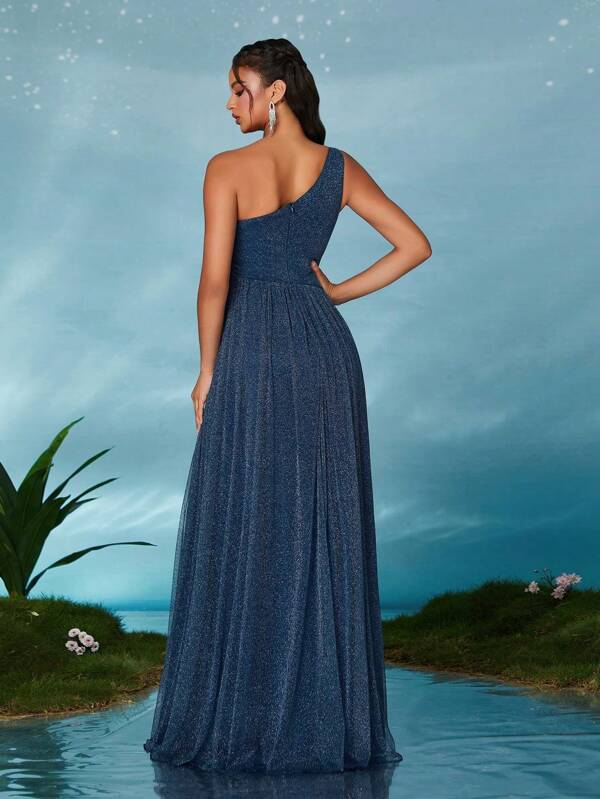 Vestido Longo Ombro Único Com Tule E Fenda Frontal