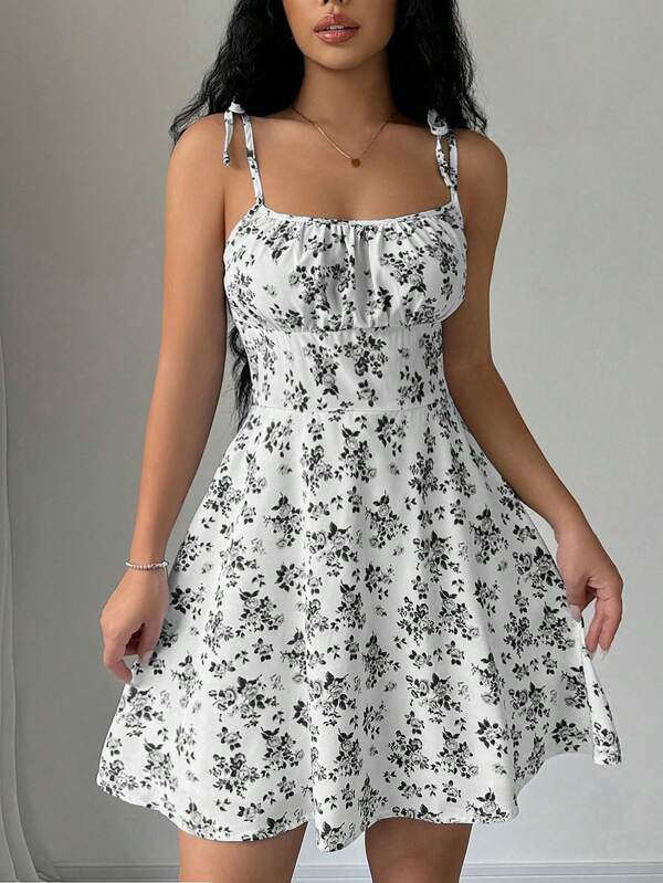 Vestido Curto Acinturado Com Alças E Estampa Floral