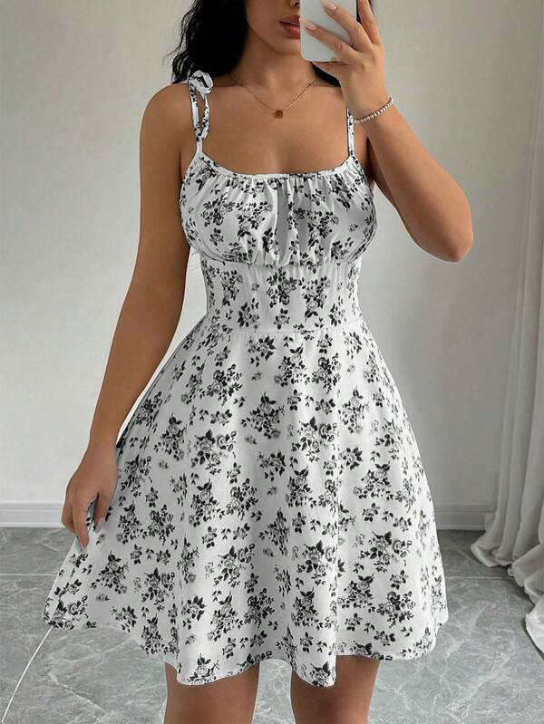 Vestido Curto Acinturado Com Alças E Estampa Floral