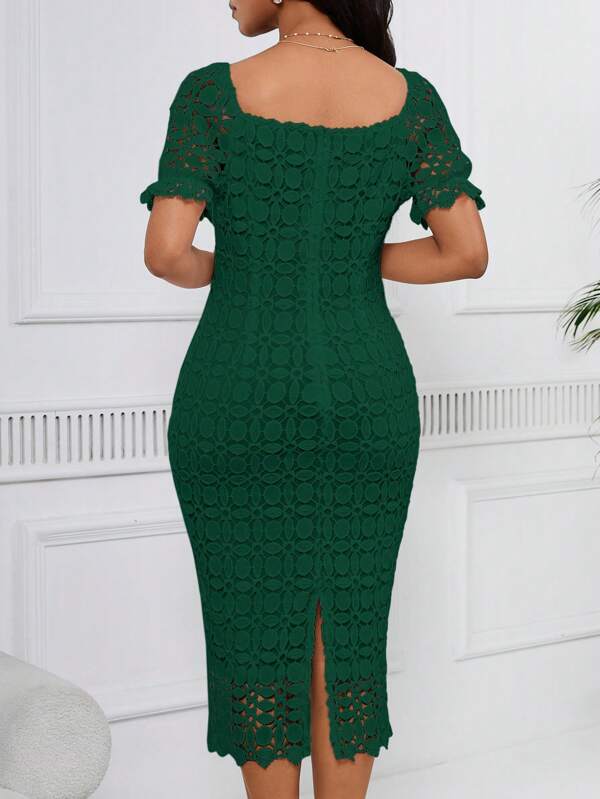 Vestido Midi Rendado Com Manga Curta Evasê
