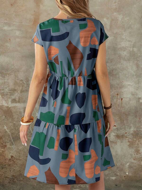 Vestido Soltinho Com Recortes Estampa Abstrata Casual