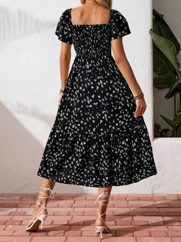 Vestido Midi Com Lastex E Estampa Delicada Floral