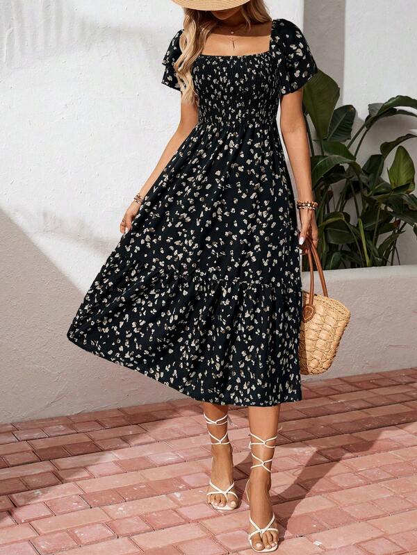 Vestido Midi Com Lastex E Estampa Delicada Floral