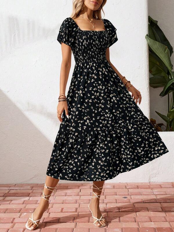 Vestido Midi Com Lastex E Estampa Delicada Floral
