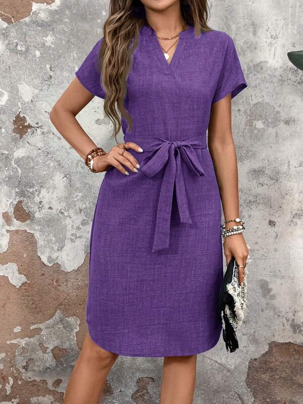 Vestido Curto Decote V Com Faixa Acinturada Estilo Casual