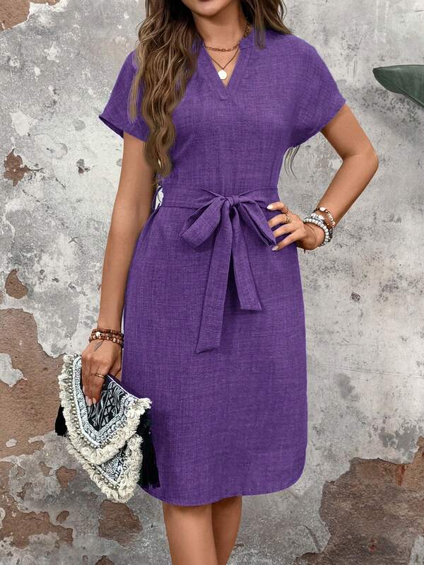 Vestido Curto Decote V Com Faixa Acinturada Estilo Casual