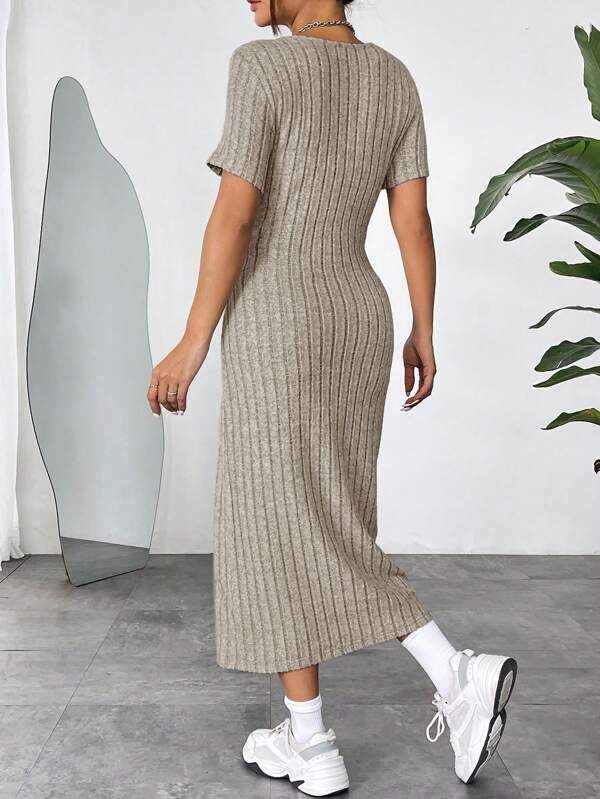 Vestido Midi Canelado Ajustado Manga Curta Estilo Minimalista
