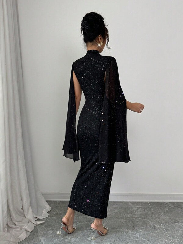 Vestido Midi Gola Alta Com Manga Capa E Brilho