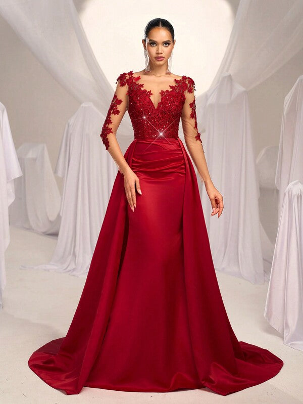 Vestido Longo Com Renda Bordada E Saia Sobreposta
