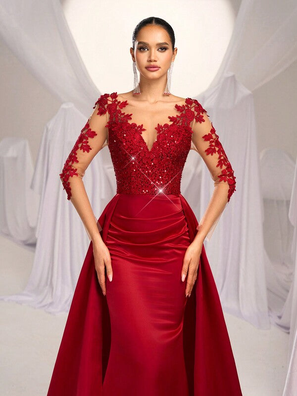 Vestido Longo Com Renda Bordada E Saia Sobreposta