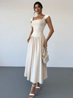 Vestido Longo Decote Quadrado Com Saia Evasê Elegante
