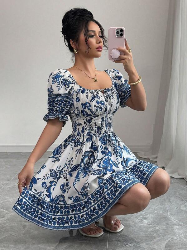 Vestido Curto Lastex Com Manga Bufante Floral