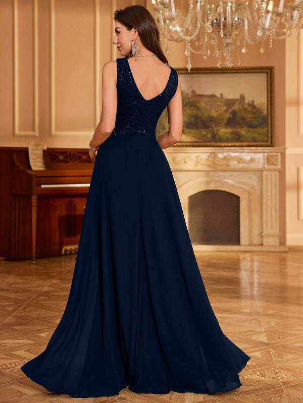 Vestido Longo Com Corpete Bordado E Saia Evasê