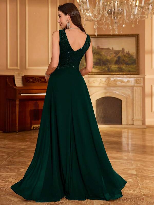Vestido Longo Com Corpete Bordado E Saia Evasê