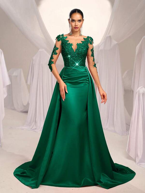 Vestido Longo Com Renda Bordada E Saia Sobreposta