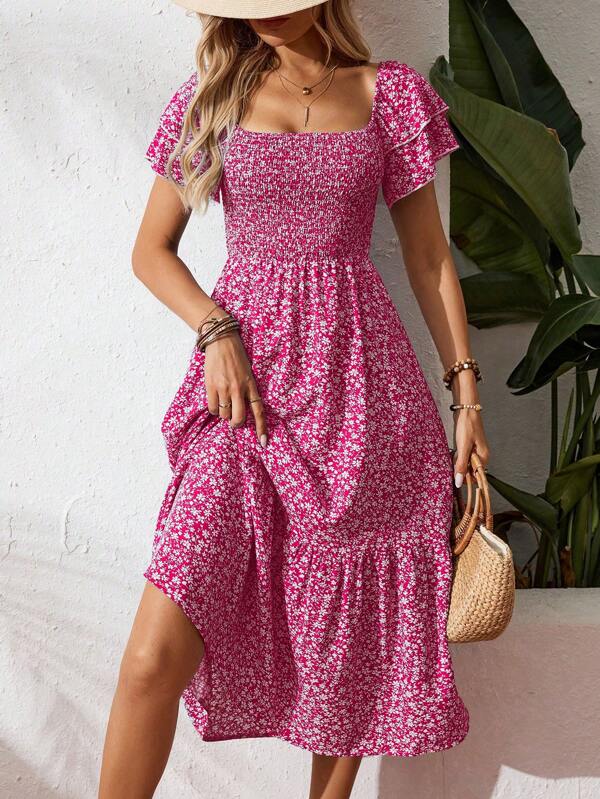 Vestido Midi Com Lastex E Estampa Floral Romântica