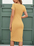 Vestido Midi Ajustado Com Recortes E Estampa Listrada