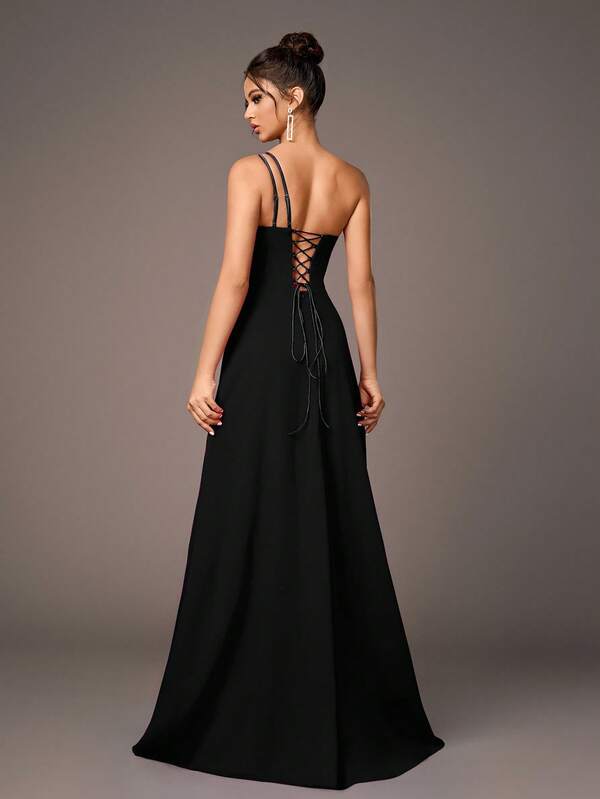Vestido Longo Ombro Único Com Pedrarias E Fenda
