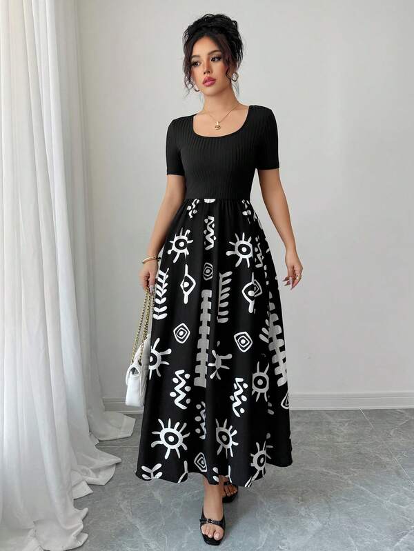 Vestido Longo Canelado Com Estampa Étnica Minimalista