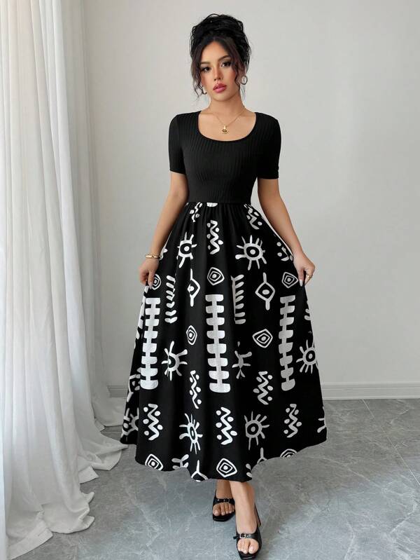 Vestido Longo Canelado Com Estampa Étnica Minimalista