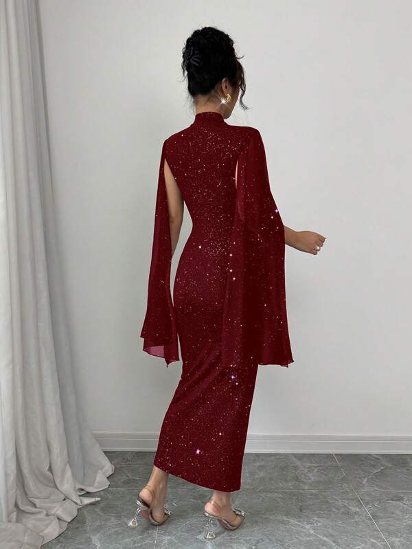 Vestido Midi Gola Alta Com Manga Capa E Brilho