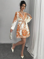 Vestido Curto Decote V Com Faixa E Estampa Étnica Boho