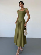 Vestido Longo Decote Quadrado Com Saia Evasê Elegante
