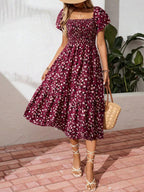 Vestido Midi Com Lastex E Estampa Delicada Floral