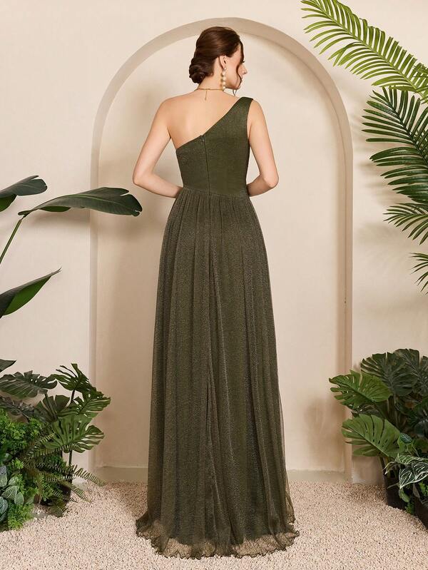 Vestido Longo Ombro Único Com Tule E Fenda Frontal