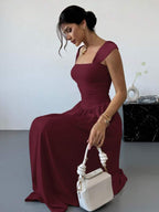 Vestido Longo Decote Quadrado Com Saia Evasê Elegante