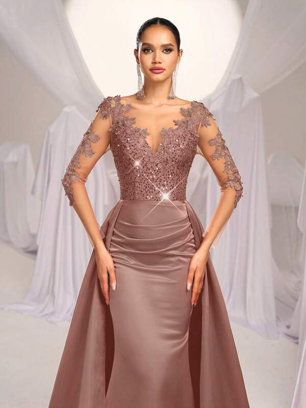 Vestido Longo Com Renda Bordada E Saia Sobreposta